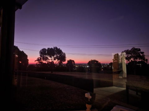 Home Offers Stunning Views - Accommodation Bookings 2