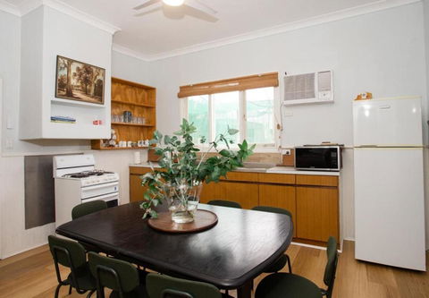 Homestead In The Hills - Accommodation Bookings 2