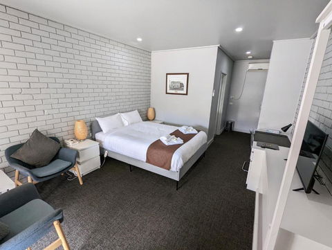 Homestead Motor Inn & Apartments - Accommodation Bookings 3