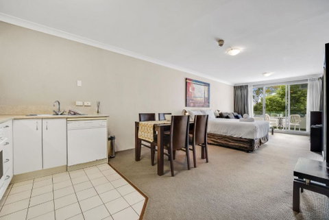 Horizons 115 - Lake Front Studio L Pool L Tennis Court L Bar - Accommodation Bookings 2