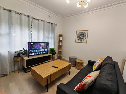 Humble Abode Near Ringwood - Accommodation Bookings 1