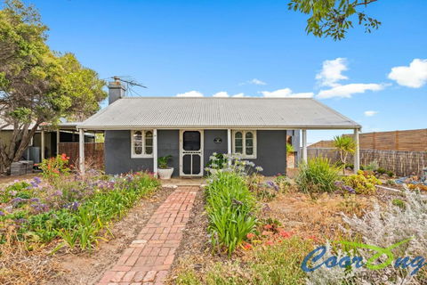 Hyde Cottage - Accommodation Bookings 0