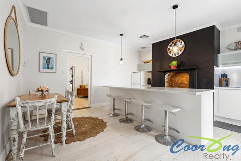 Hyde Cottage - Accommodation Bookings 3