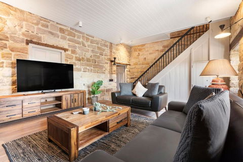 Iconic Luxury 5BR Home W/ Opera And Harbour View - Accommodation Bookings 0
