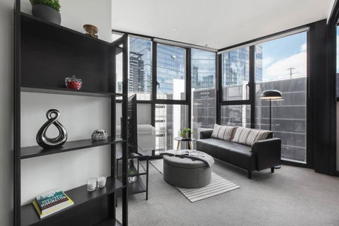 Iconic Southbank Locale Meets Modern Comfort - Accommodation Bookings 0