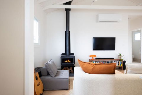 Igloo - Whole House - Accommodation Bookings 1