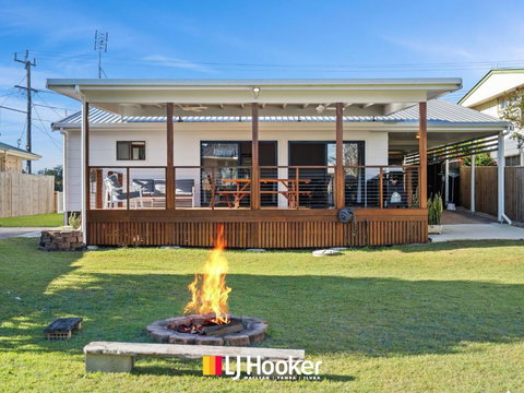 Iluka Calling - Accommodation Bookings 0