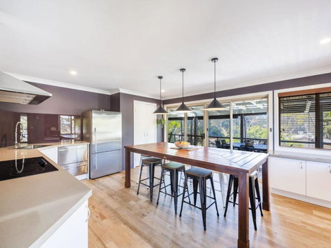 Ilukaholic - Accommodation Bookings 1