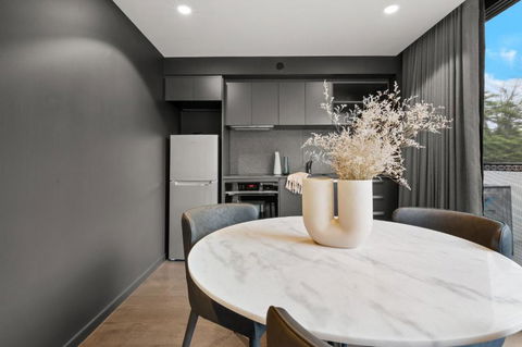 Immaculate Braddon Studio With Accessible Bathroom - Accommodation Bookings 2