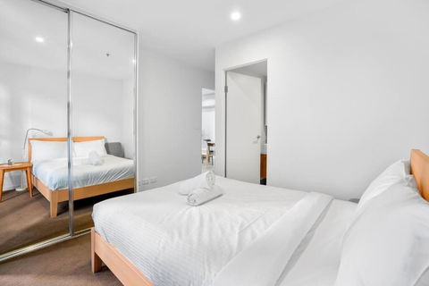 Impeccable Location! In CBD Next Melb Central 2B2B - Accommodation Bookings 2