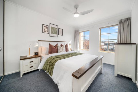 In The Midst On Melbourne - Accommodation Bookings 1