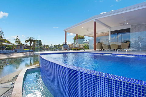 INCREDIBLE VALUE - Perfect For Large Families - Accommodation Bookings 0