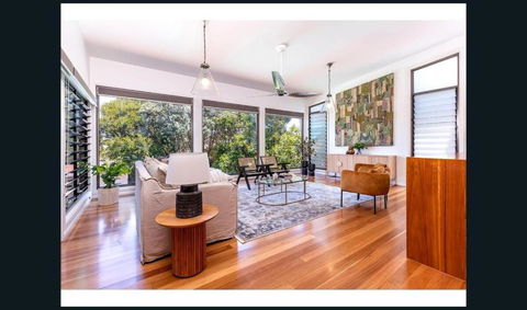 IndulgeAtSurfriders - Accommodation Bookings 1