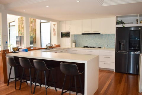 IndulgeAtSurfriders - Accommodation Bookings 2