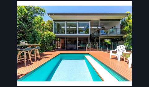 IndulgeAtSurfriders - Accommodation Bookings 0