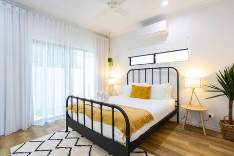 Industrial Luxe Villa - Boutique 1 Bedroom Luxury Villa - Accommodation Bookings 2