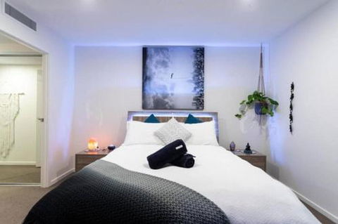 Inner City 1 Bedroom Apartment With Rooftop Pool And Parking - Serain Residences - Accommodation Bookings 2
