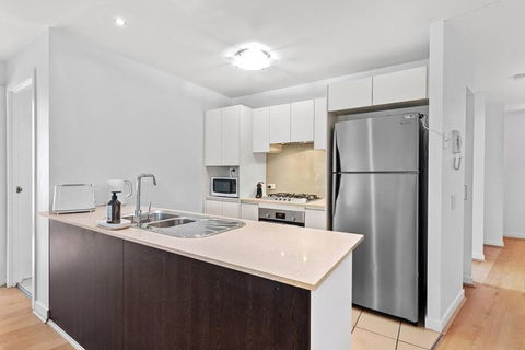 Inner City Action 3Bed 2Bath 1Car 3Balconies - Accommodation Bookings 2