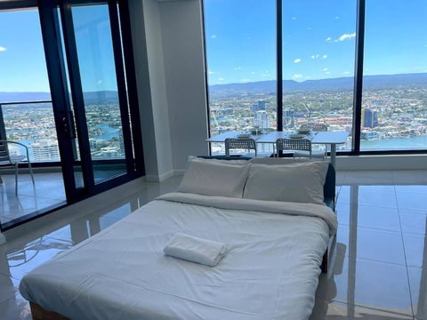 In The Heart Of Surfers Paradise Oceanview Cozy 1B Apt 34F - Accommodation Bookings 3