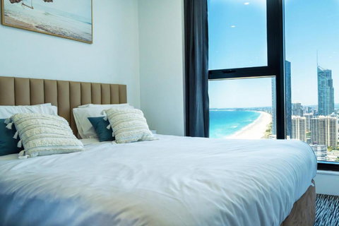 In The Heart Of Surfers Paradise Oceanview Cozy 1B Apt 34F - Accommodation Bookings 1