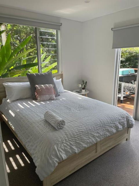 IMPORTANT MESSAGE This Property Is Not Currently Available For Holiday Letting - Accommodation Bookings 3