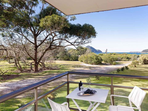 Intrepid 1 3 Intrepid Close Amazing Views Of Shoal Bay Only 100m From The Beach - Accommodation Bookings 0