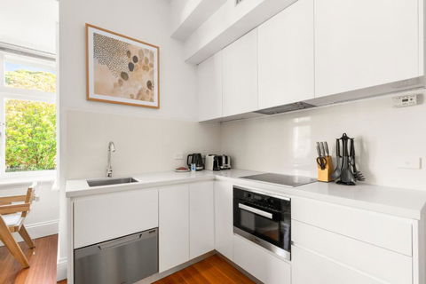 Inner-West Studio In A Perfect Location - Accommodation Bookings 1