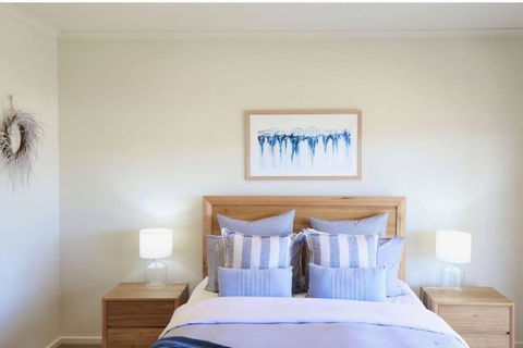 Iona Blue 3 Bedroom Townhouse 200m To Restaurants & Shops - Accommodation Bookings 0