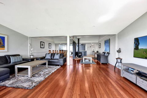 Ironbark Hill Retreat - Accommodation Bookings 1