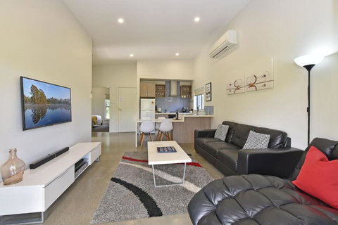 Ironbark Hill Villa 2 Aneis - Accommodation Bookings 2