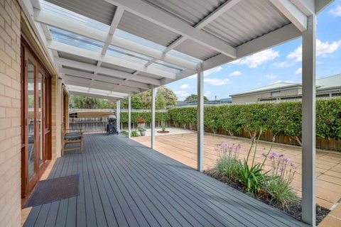 Island Escape - Accommodation Bookings 2