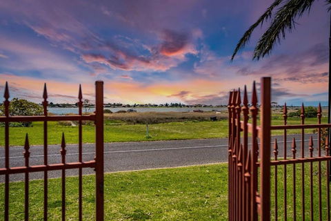 Island River View - Accommodation Bookings 2