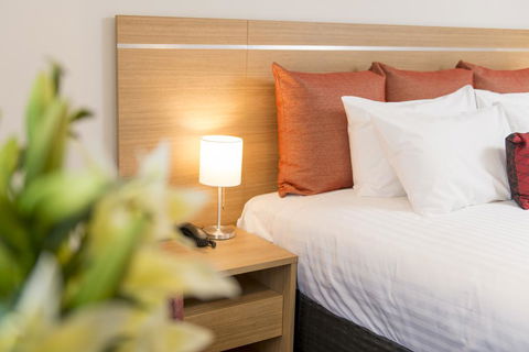 Adelaide Royal Coach - Accommodation Bookings 2