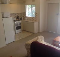 Affordable comfortable Inglewood apartmentPool - Accommodation Bookings