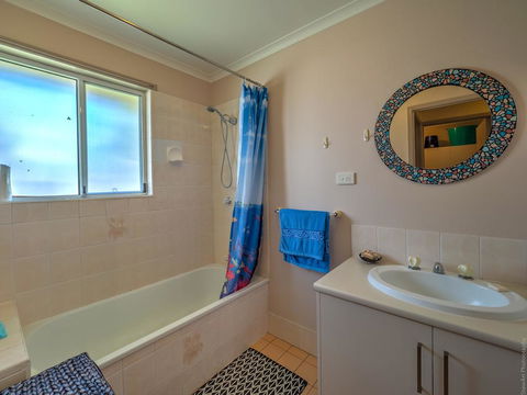 Affordable Holiday Home - Accommodation Bookings 3