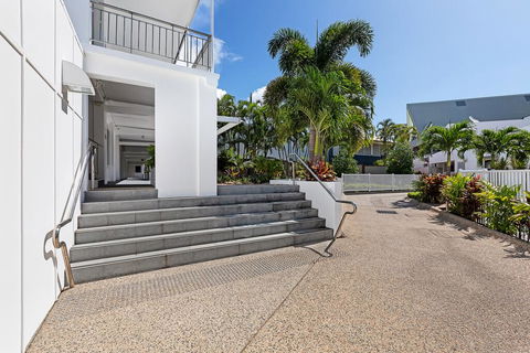Airlie Beach Hotel - Accommodation Bookings 1