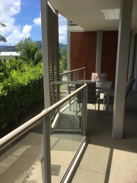 Airlie Central Apartments - Accommodation Bookings 2