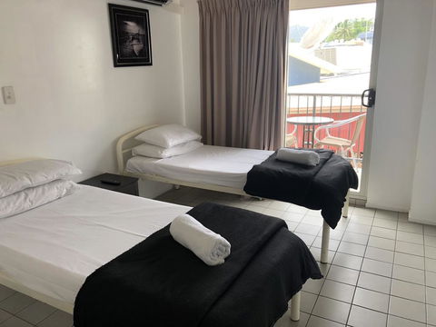 Airlie Waterfront Accommodation - Accommodation Bookings 2