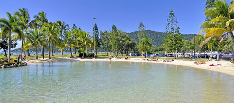 Airlie Waterfront Accommodation - Accommodation Bookings 1