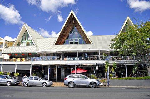 Airlie Waterfront Accommodation - Accommodation Bookings 0