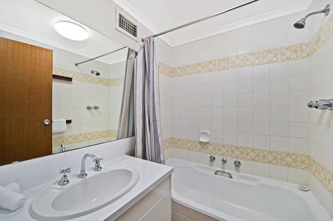 Akuna 14, 6 Joffre Street, - Accommodation Bookings 3
