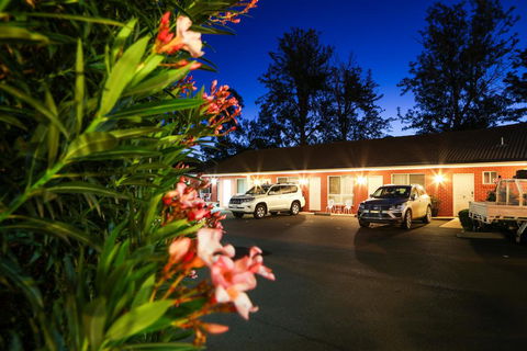 Akuna Motor Inn And Apartments - Accommodation Bookings 0