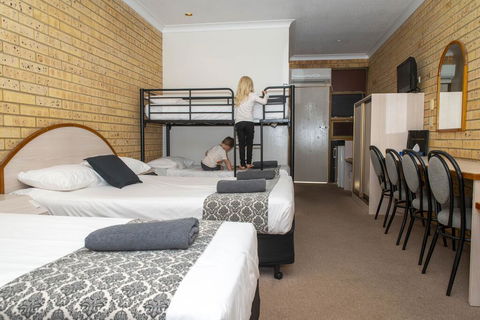 Albert Park Motor Inn - Accommodation Bookings 1