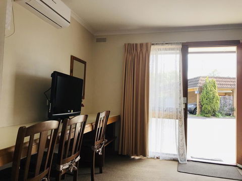 Alfred Motor Inn - Accommodation Bookings 2