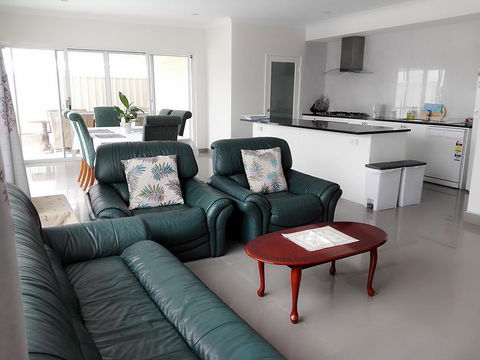 Alkimos Beach Retreat - Accommodation Bookings 0