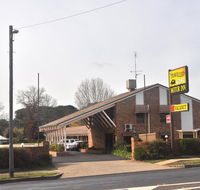 All Travellers Motor Inn