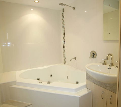 Allamanda U2, - Awesome Location - - Accommodation Bookings 3