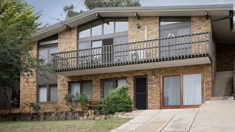 Alpine House - Views Over Lake Jindabyne And The Snowy Mountains - Accommodation Bookings 0