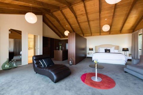 Altitude 261 - Accommodation Bookings 2