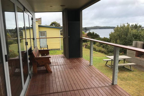 Amazing Ansons Bay Absolute Waterfront Beach House - Accommodation Bookings 1